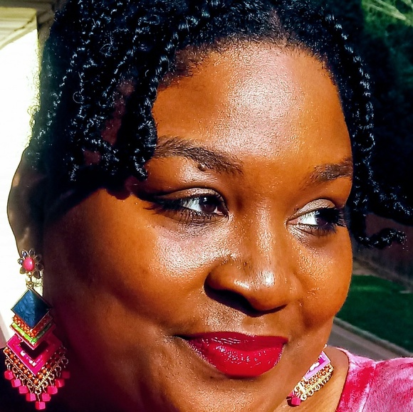 Meet your Posher, Ashley - Picture 1 of 1